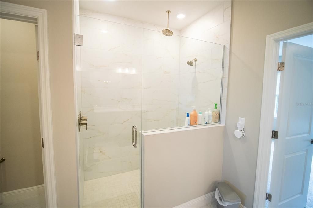En Venta: $799,500 (4 camas, 4 baños, 3169 Pies cuadrados)