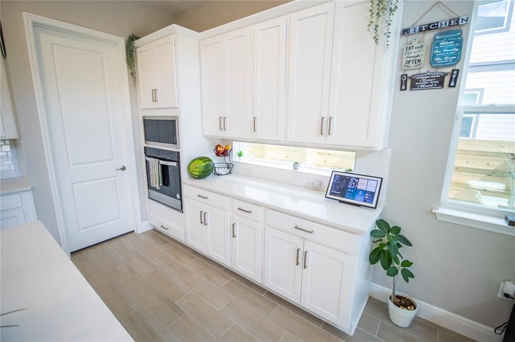 En Venta: $799,500 (4 camas, 4 baños, 3169 Pies cuadrados)