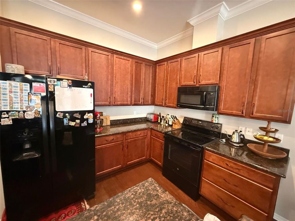Под контрактом: $360,000 (3 спален, 2 ванн, 1609 Квадратных фут)