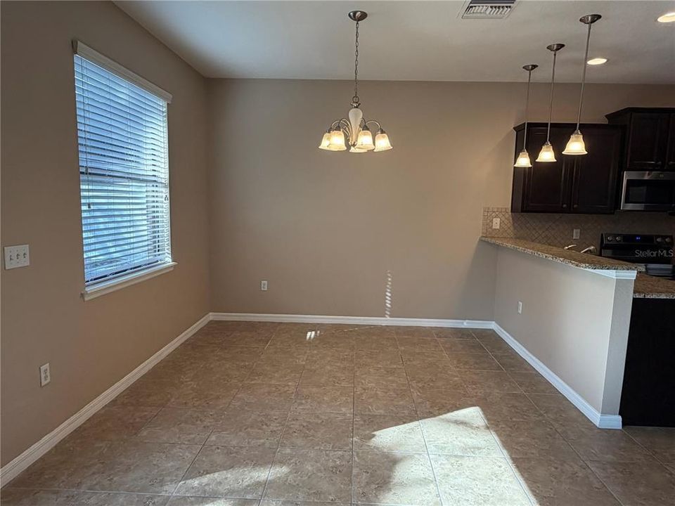 На продажу: $309,000 (3 спален, 2 ванн, 1593 Квадратных фут)