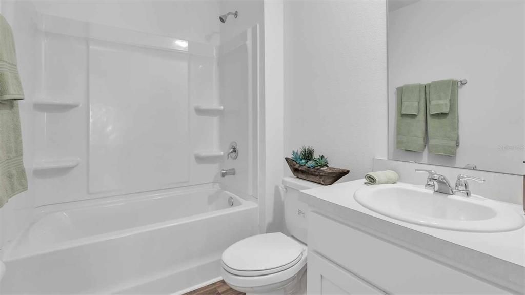 En Venta: $295,350 (4 camas, 2 baños, 1526 Pies cuadrados)
