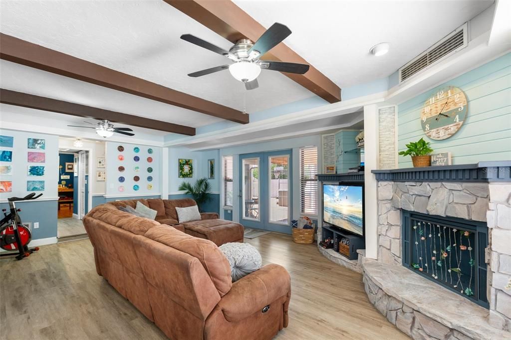 For Sale: $715,000 (4 beds, 3 baths, 2035 Square Feet)