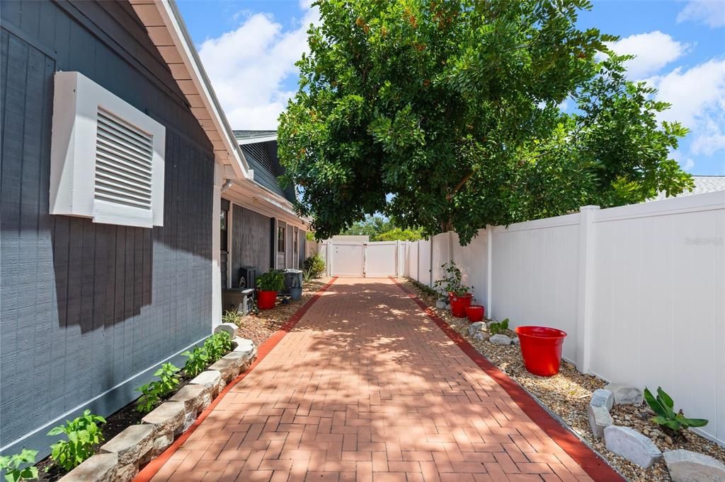 For Sale: $715,000 (4 beds, 3 baths, 2035 Square Feet)