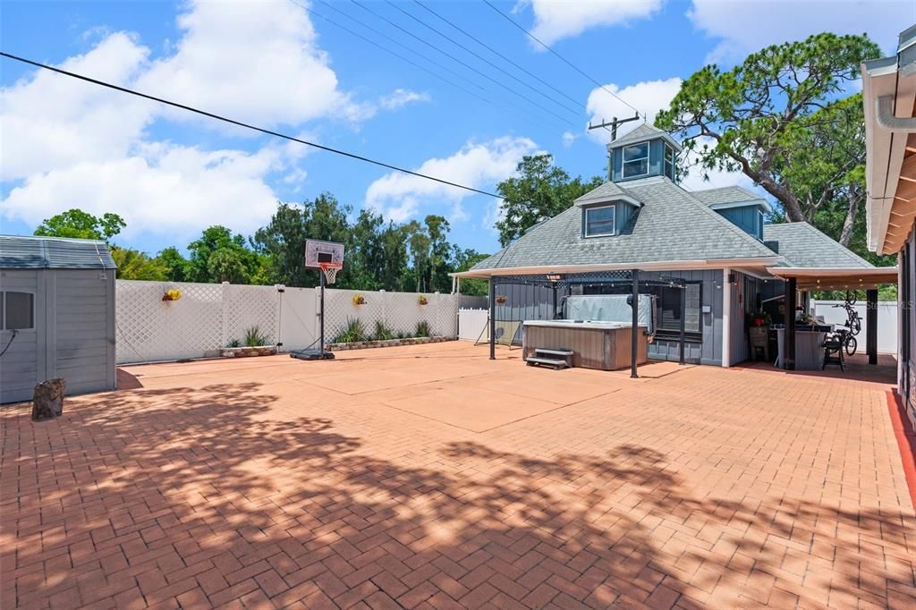 For Sale: $715,000 (4 beds, 3 baths, 2035 Square Feet)