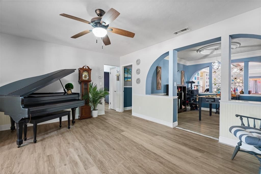 For Sale: $715,000 (4 beds, 3 baths, 2035 Square Feet)