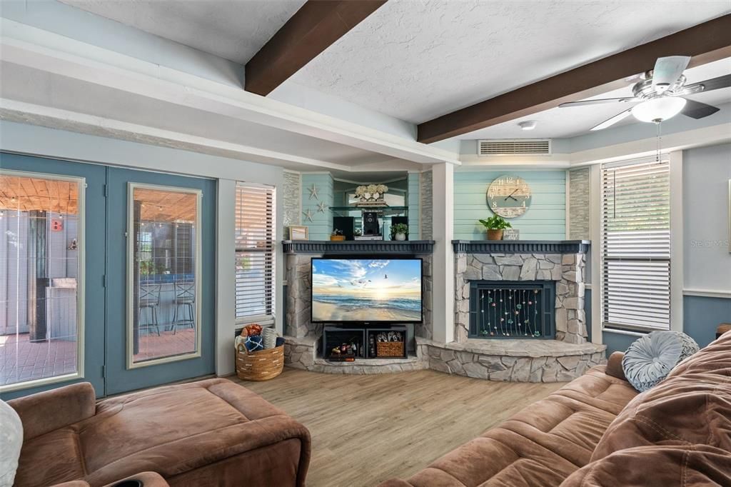 For Sale: $715,000 (4 beds, 3 baths, 2035 Square Feet)