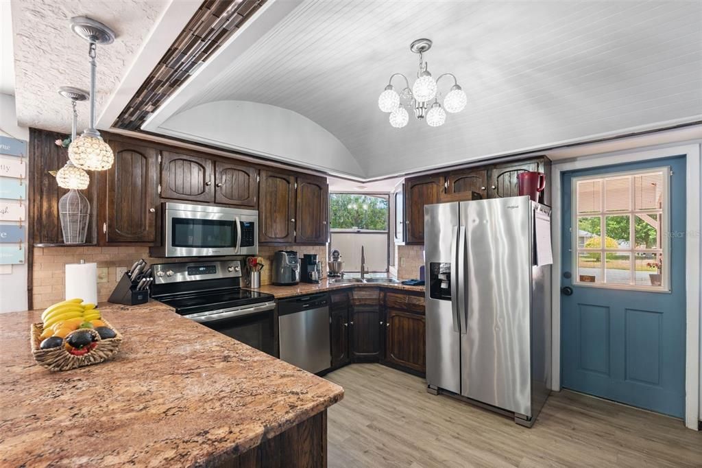 For Sale: $715,000 (4 beds, 3 baths, 2035 Square Feet)