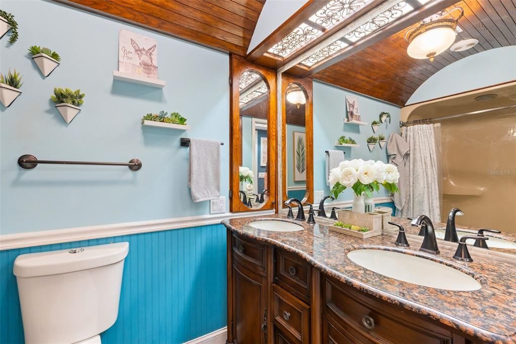 For Sale: $715,000 (4 beds, 3 baths, 2035 Square Feet)