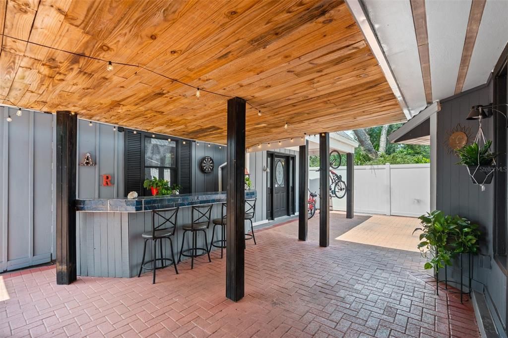 For Sale: $715,000 (4 beds, 3 baths, 2035 Square Feet)