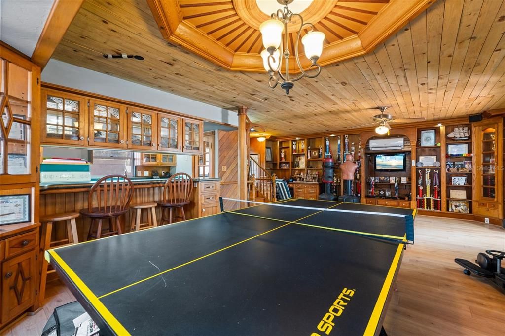 For Sale: $715,000 (4 beds, 3 baths, 2035 Square Feet)