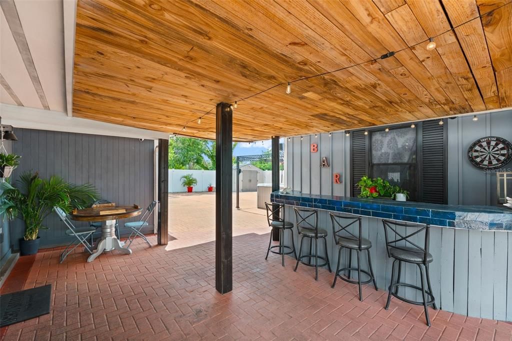 For Sale: $715,000 (4 beds, 3 baths, 2035 Square Feet)