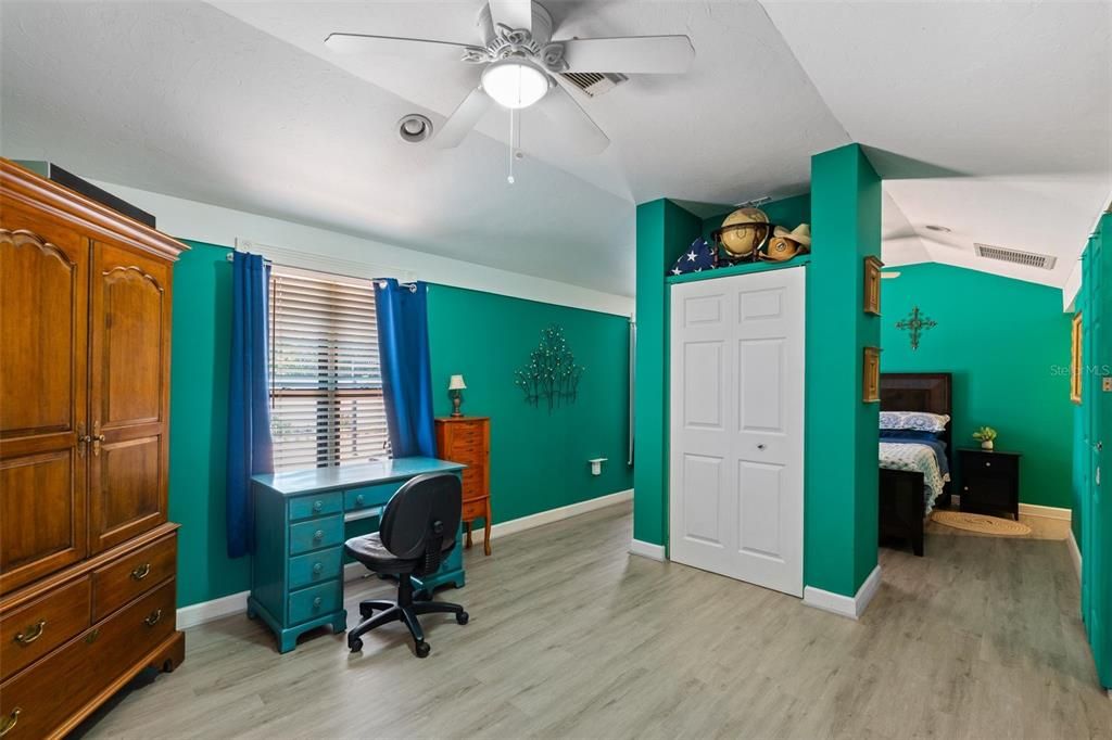 For Sale: $715,000 (4 beds, 3 baths, 2035 Square Feet)