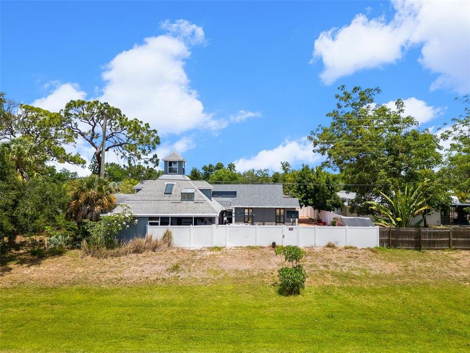 For Sale: $715,000 (4 beds, 3 baths, 2035 Square Feet)