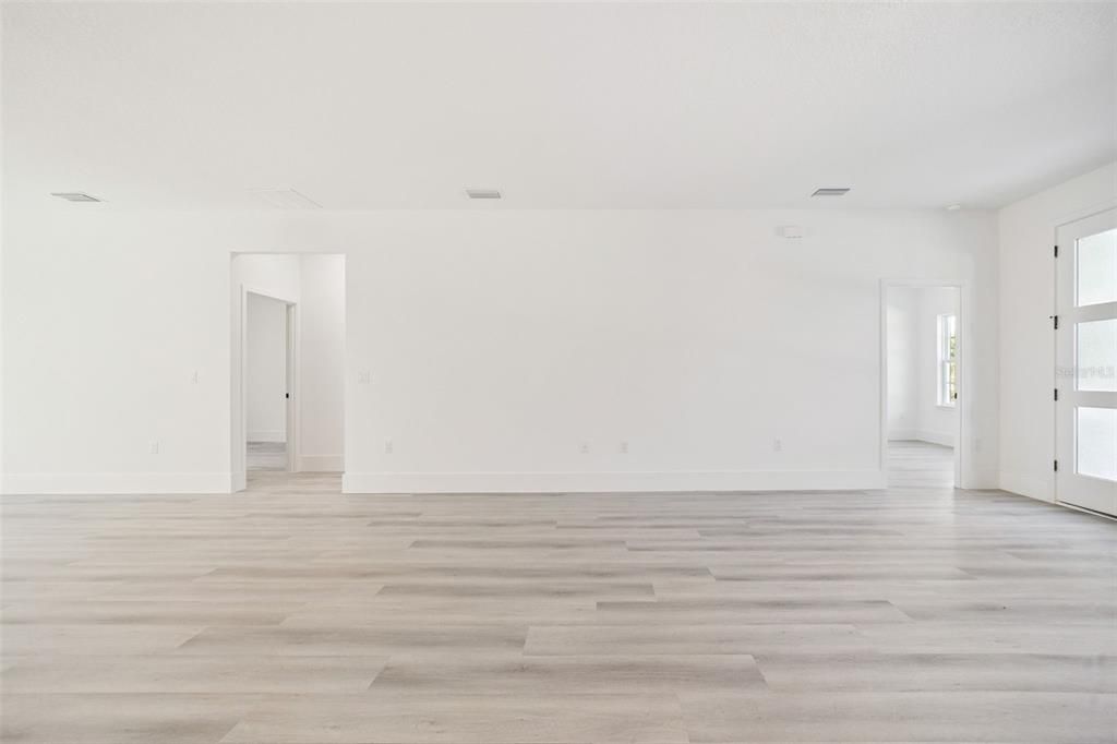 На продажу: $287,900 (4 спален, 2 ванн, 1774 Квадратных фут)