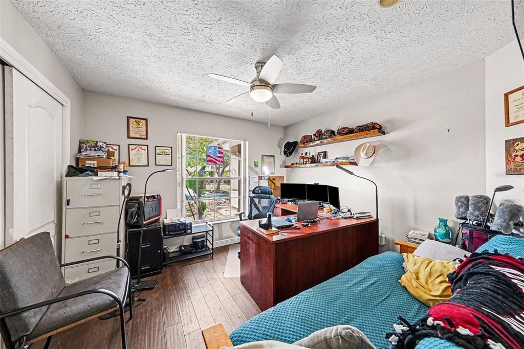 Activo con contrato: $390,000 (3 camas, 2 baños, 1603 Pies cuadrados)