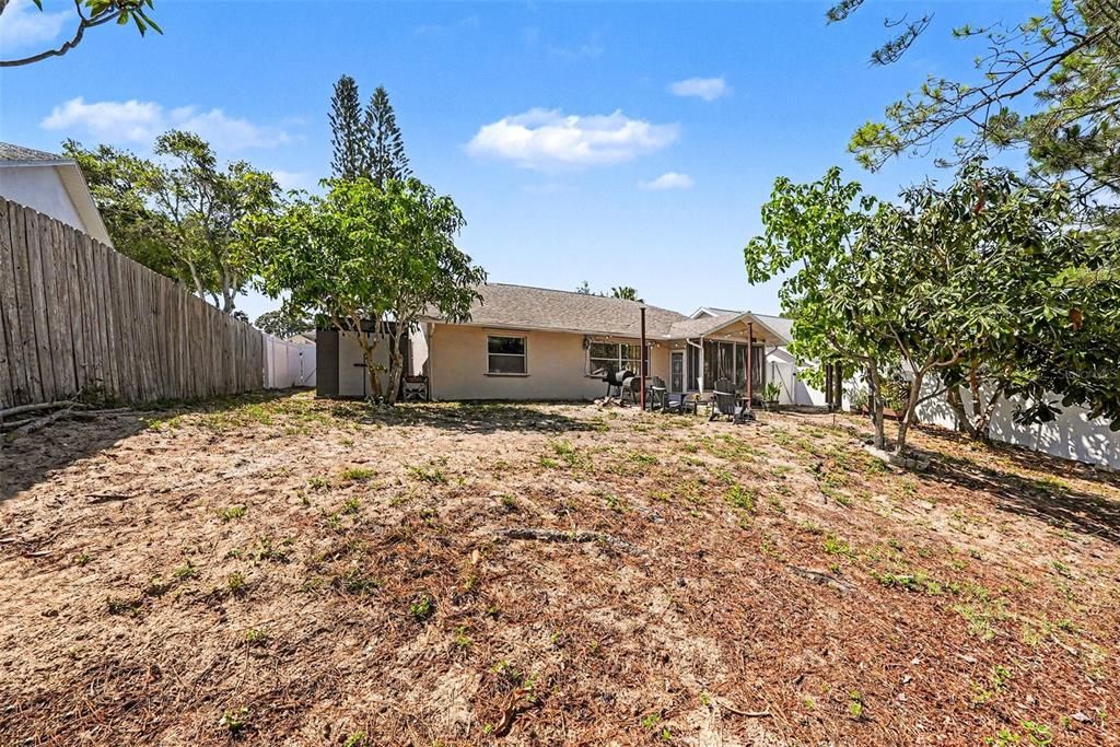 Activo con contrato: $390,000 (3 camas, 2 baños, 1603 Pies cuadrados)