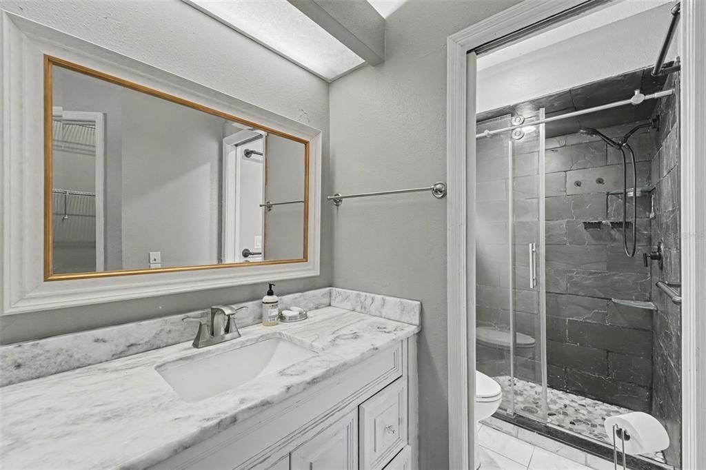 Activo con contrato: $390,000 (3 camas, 2 baños, 1603 Pies cuadrados)