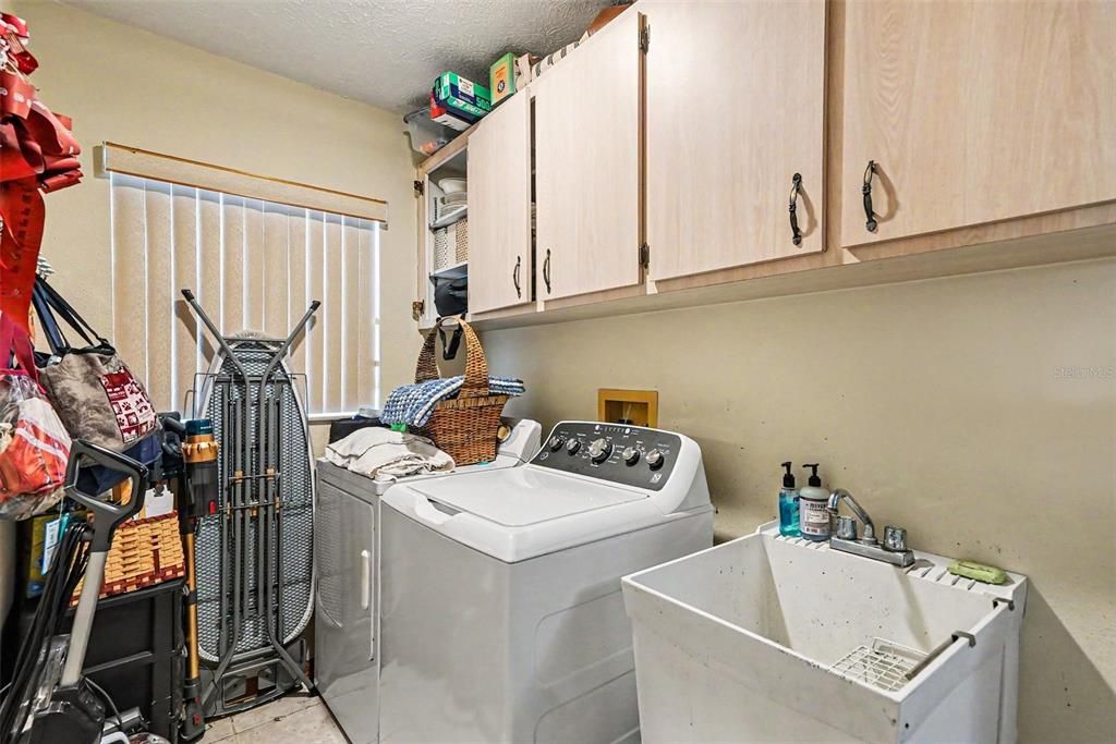 Activo con contrato: $390,000 (3 camas, 2 baños, 1603 Pies cuadrados)