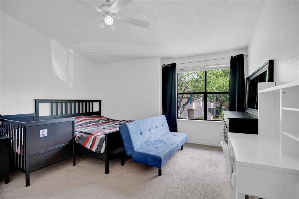 For Sale: $190,000 (2 beds, 2 baths, 1105 Square Feet)