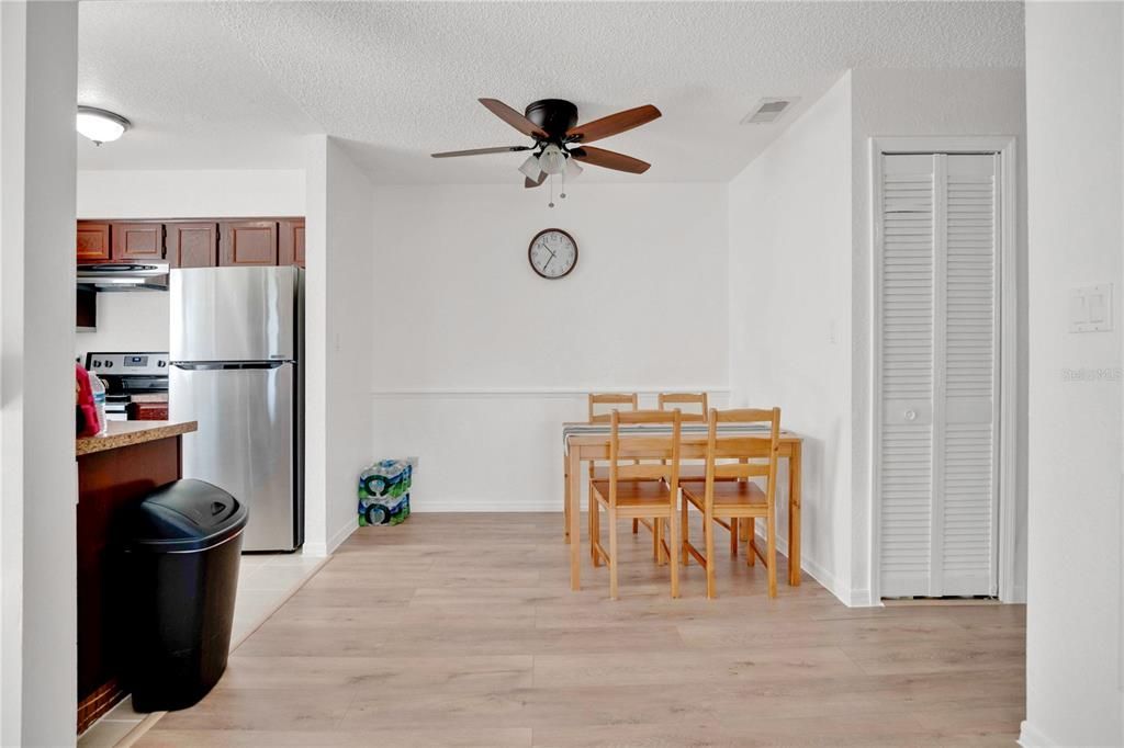 For Sale: $190,000 (2 beds, 2 baths, 1105 Square Feet)