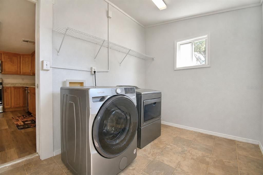 For Sale: $275,000 (0 beds, 0 baths, 1476 Square Feet)