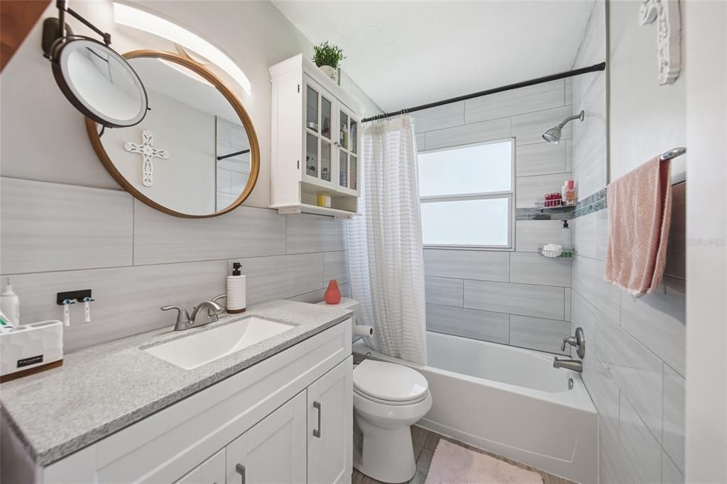Active With Contract: $400,000 (3 beds, 1 baths, 1012 Square Feet)
