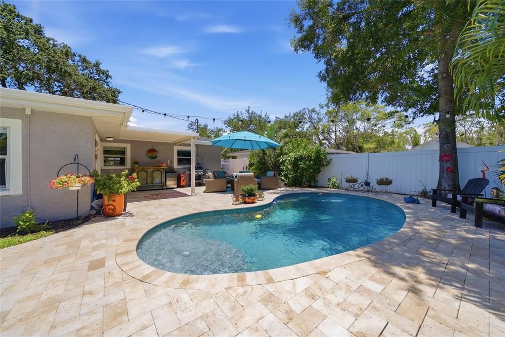 Active With Contract: $400,000 (3 beds, 1 baths, 1012 Square Feet)