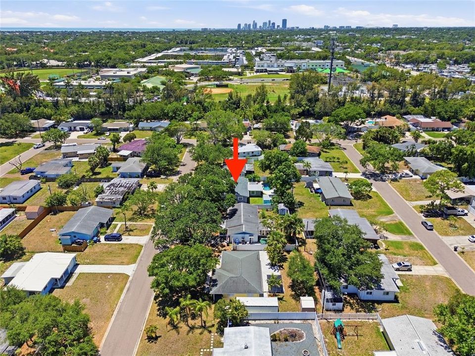 Active With Contract: $400,000 (3 beds, 1 baths, 1012 Square Feet)