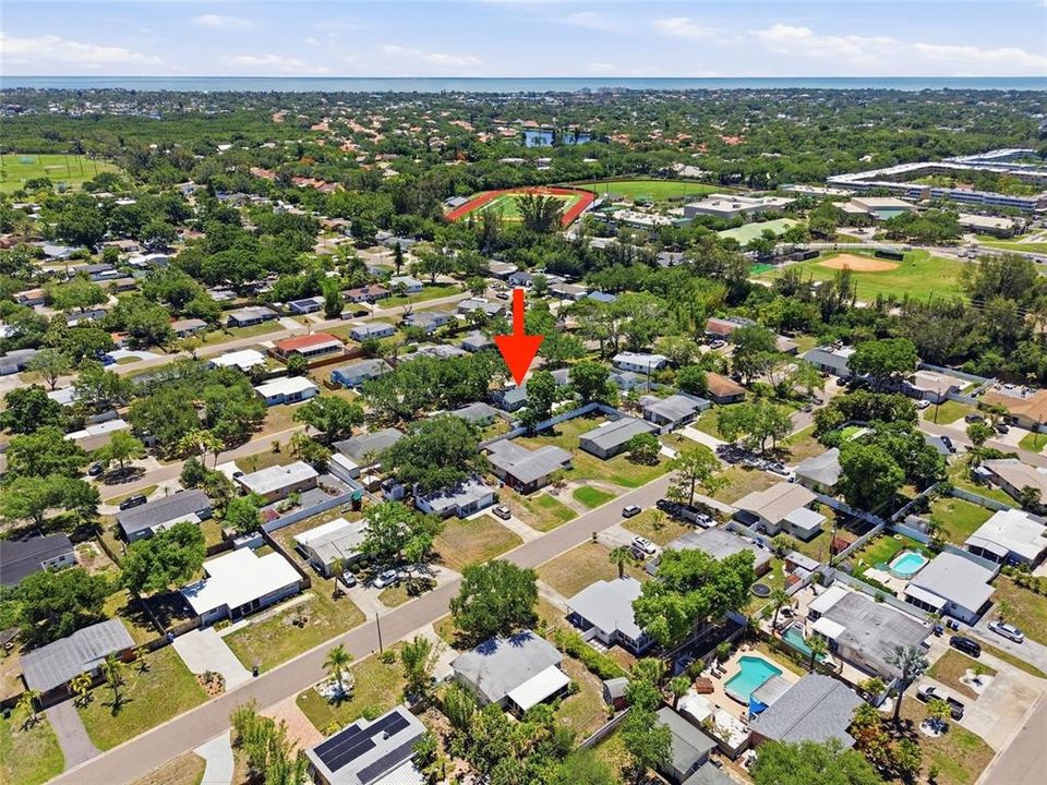 Active With Contract: $400,000 (3 beds, 1 baths, 1012 Square Feet)