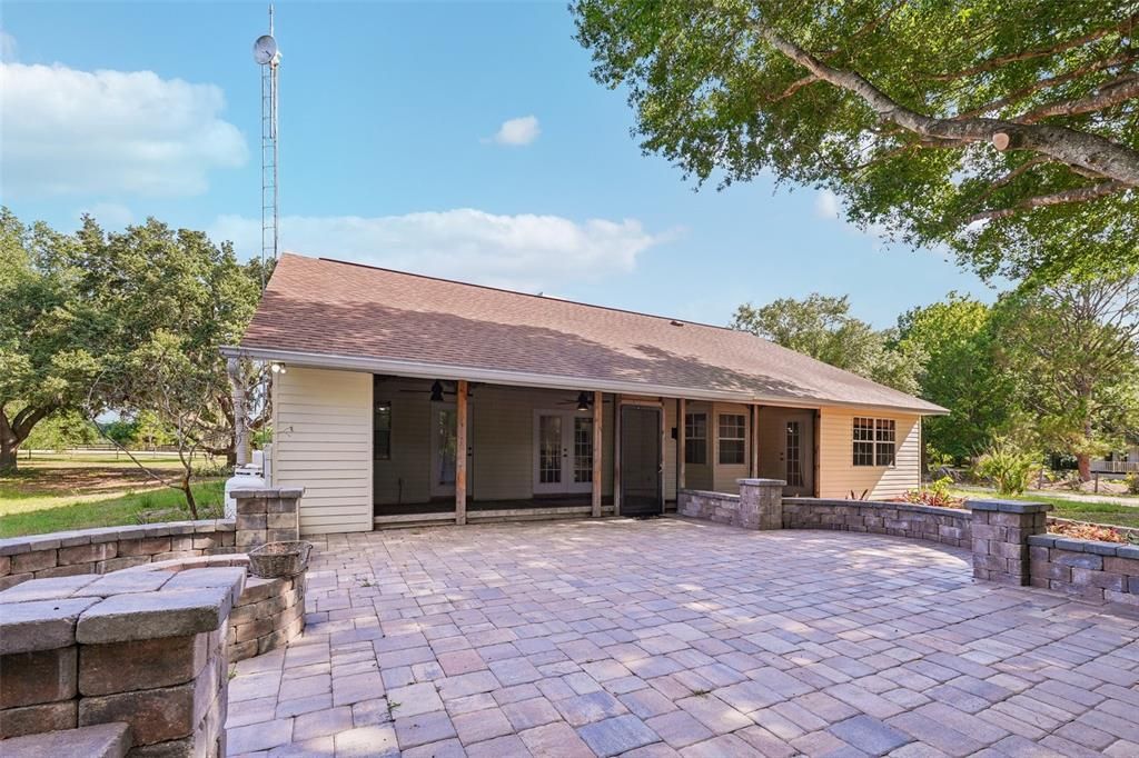 En Venta: $430,000 (3 camas, 2 baños, 2017 Pies cuadrados)