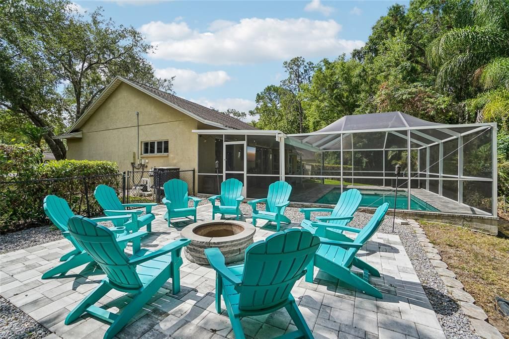 For Sale: $459,900 (3 beds, 2 baths, 1585 Square Feet)