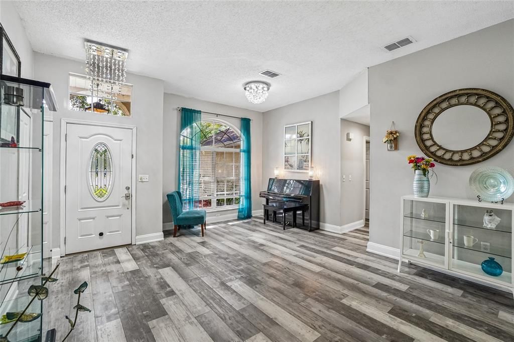 For Sale: $459,900 (3 beds, 2 baths, 1585 Square Feet)