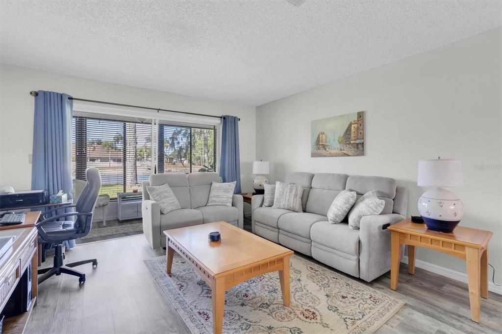 En Venta: $209,900 (2 camas, 2 baños, 962 Pies cuadrados)