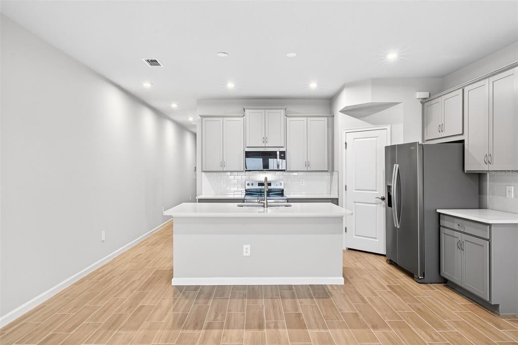 For Sale: $299,710 (3 beds, 2 baths, 1691 Square Feet)