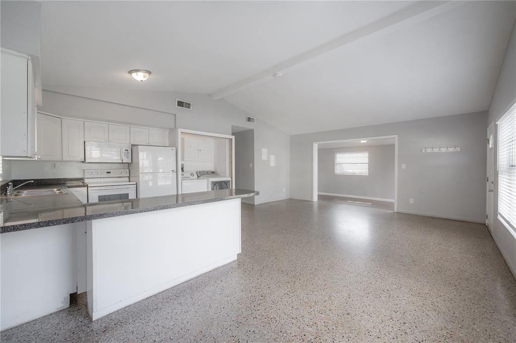En Renta: $2,850 (3 camas, 3 baños, 1364 Pies cuadrados)