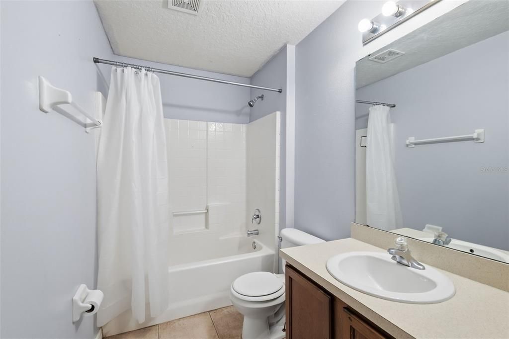 For Sale: $319,900 (3 beds, 2 baths, 1942 Square Feet)