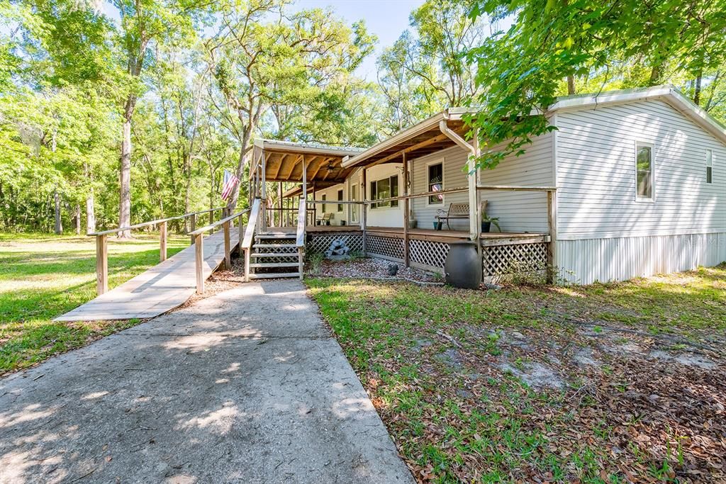 For Sale: $275,000 (3 beds, 2 baths, 1620 Square Feet)