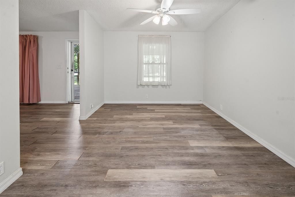 For Sale: $275,000 (3 beds, 2 baths, 1620 Square Feet)