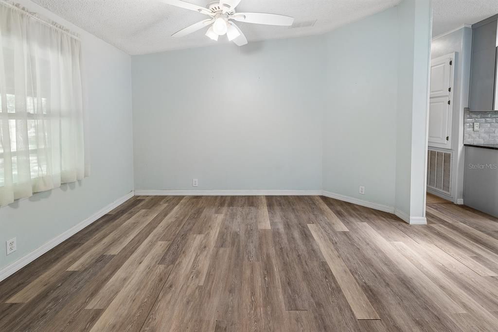For Sale: $275,000 (3 beds, 2 baths, 1620 Square Feet)