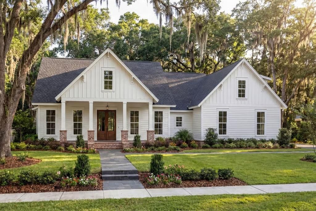 En Venta: $765,000 (4 camas, 3 baños, 2818 Pies cuadrados)
