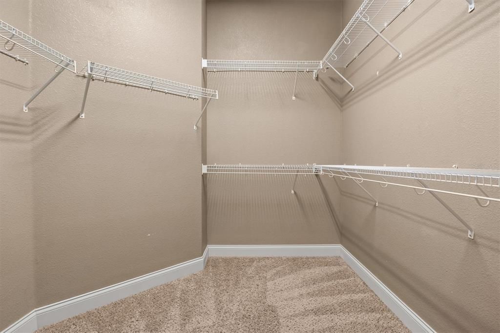En Venta: $450,000 (3 camas, 2 baños, 2210 Pies cuadrados)