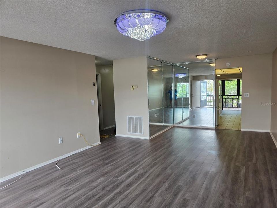 For Sale: $149,000 (2 beds, 2 baths, 1135 Square Feet)