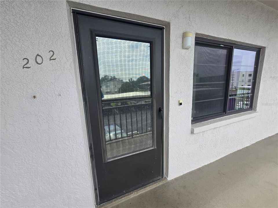 For Sale: $149,000 (2 beds, 2 baths, 1135 Square Feet)