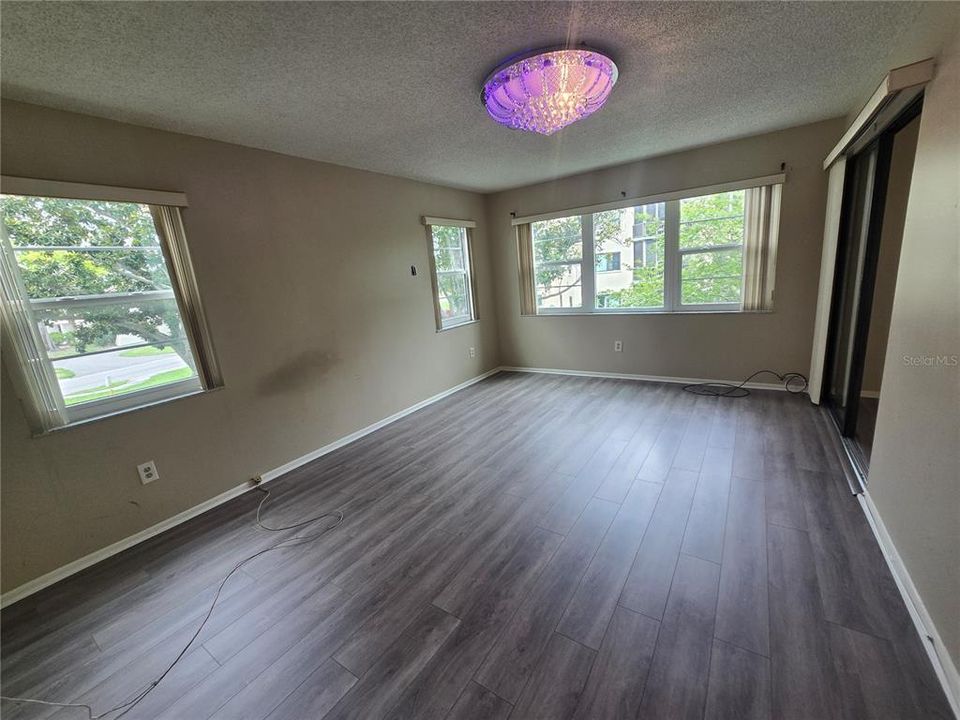 For Sale: $149,000 (2 beds, 2 baths, 1135 Square Feet)