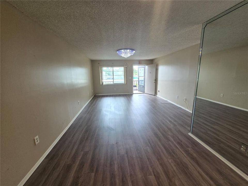 For Sale: $149,000 (2 beds, 2 baths, 1135 Square Feet)