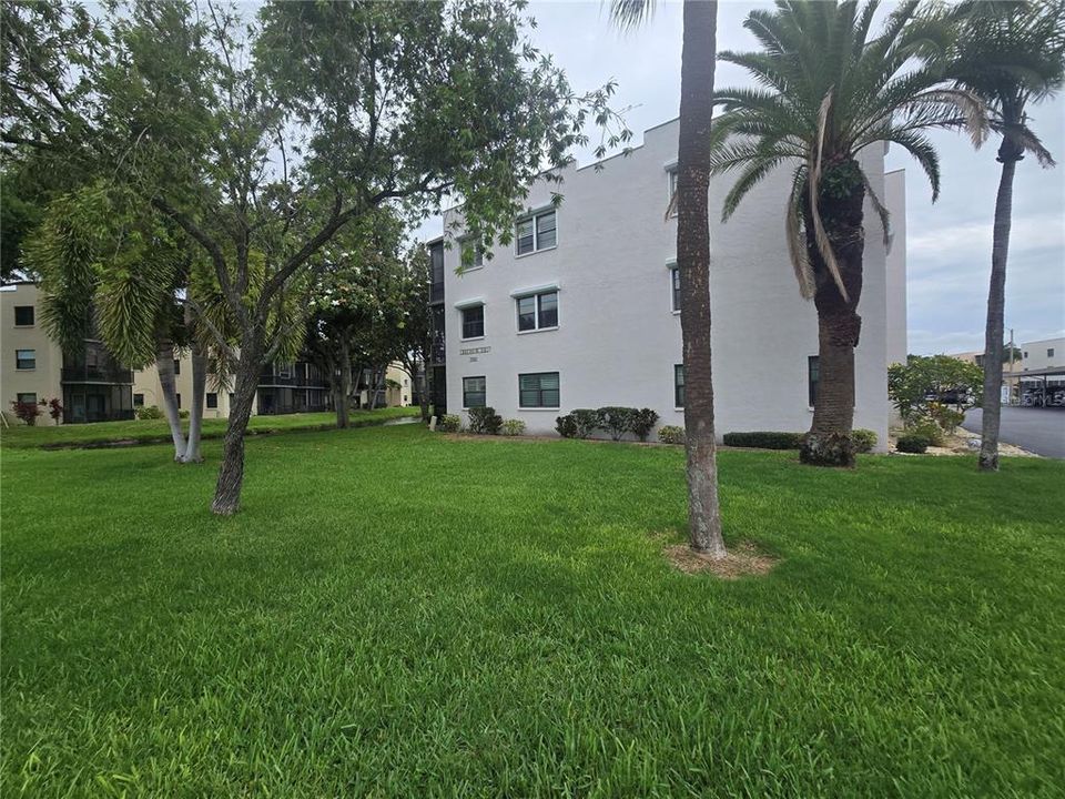 For Sale: $149,000 (2 beds, 2 baths, 1135 Square Feet)