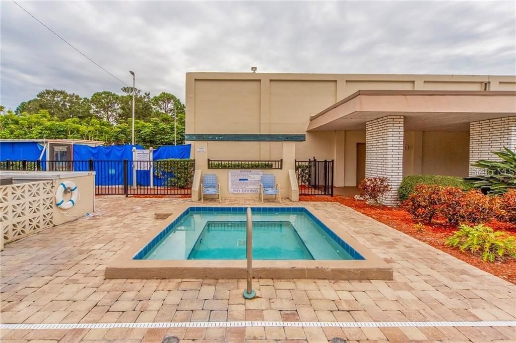For Sale: $149,000 (2 beds, 2 baths, 1135 Square Feet)