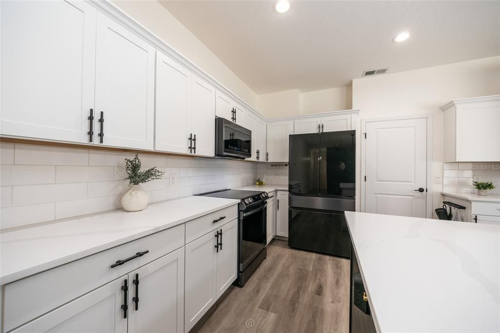 En Venta: $584,000 (4 camas, 3 baños, 2453 Pies cuadrados)