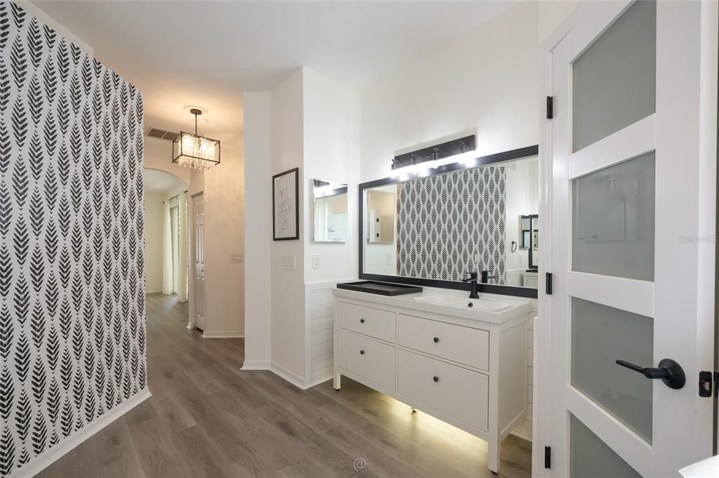 En Venta: $584,000 (4 camas, 3 baños, 2453 Pies cuadrados)
