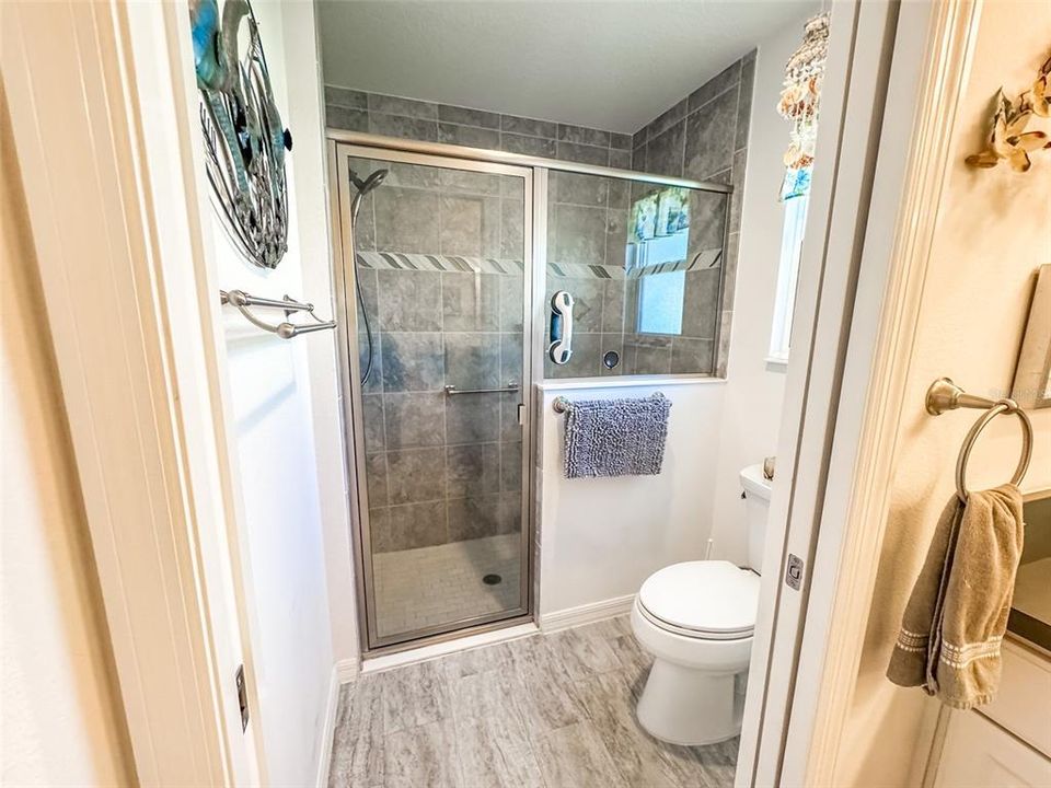 For Rent: $2,600 (3 beds, 2 baths, 1730 Square Feet)